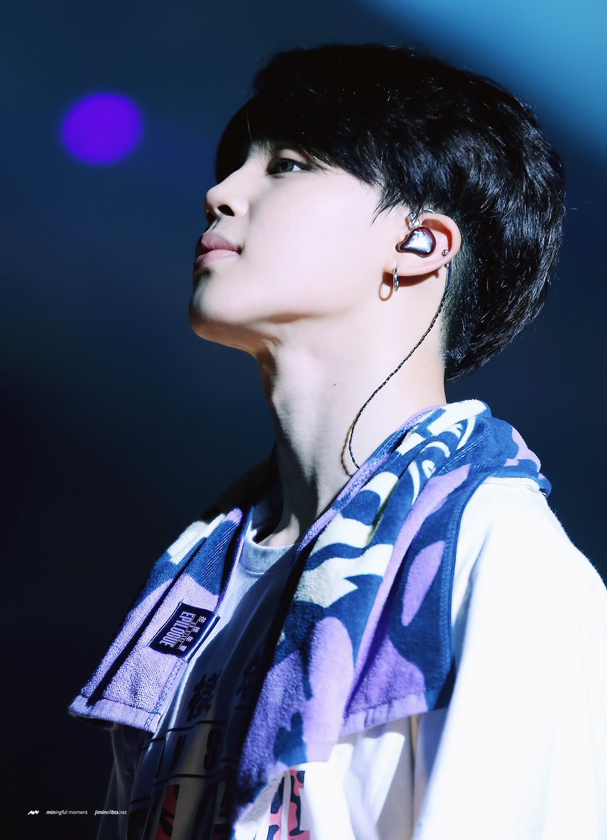 일상의 많은 순간들에 
네가 있고 없기도 하지만 
내가 좋아하던 순간들엔 항상 
널 생각하던 내가 있어 
#BTS #JIMIN #지민