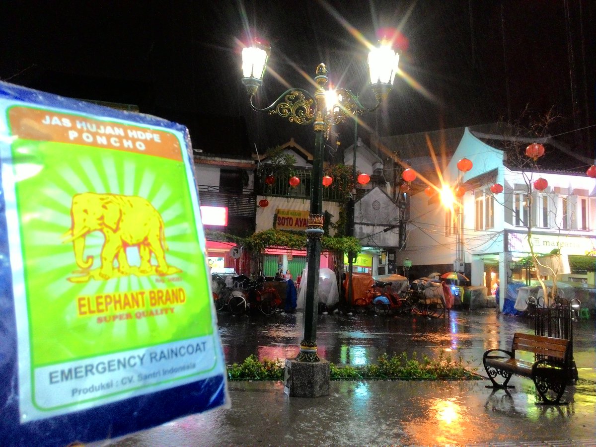 ayunqee's tweet image. Bogor kota hujan. Kalo ke Bogor jgn lupa bawa jas hujan. *prepare buat #NETCJCAMP @NET_CJ @netmediatama