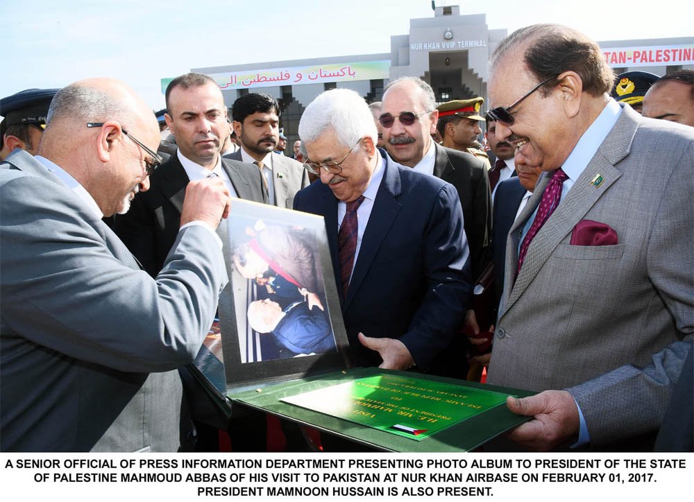 Nawaiwaqt_'s tweet photo. #President #MahmoudAbbas #Palestine #Pakistan #Departure #PhotoAlbum #NurKhan #AirBase #MamnoonHussain #PressInformation https://t.co/kyuz5Mrqls