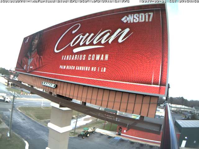 UA_Athletics's tweet photo. As the LOIs come in, billboards go up! 🐘🎉 #BamaNSD17 #NSD17 #RollTide https://t.co/oILAjFSYwQ