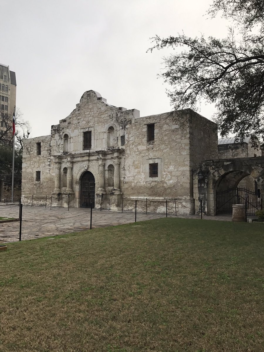 pascal12339's tweet photo. @WLGaz footing de bon matin dans les rues de San Antonio encore embrumées #GRDFSA https://t.co/BsGmos9nEp