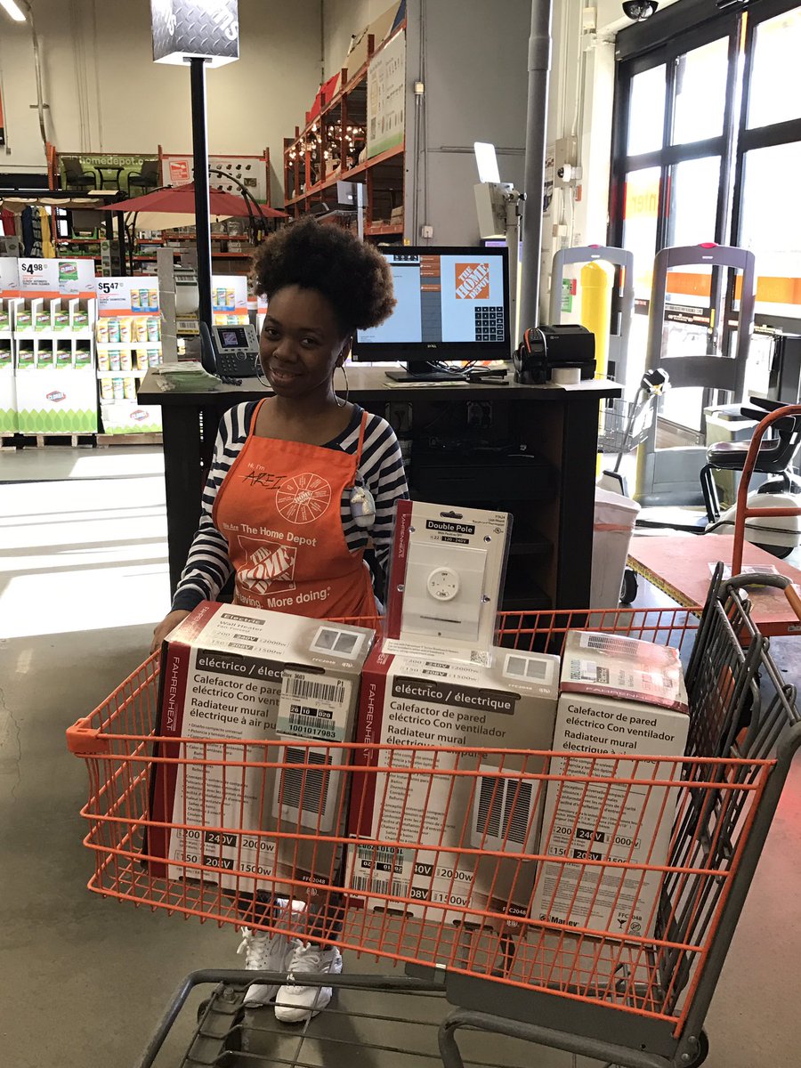 ShirelleHD3603's tweet photo. #ShoutOutWednesday here at 3603 ! Thank you Areius for providing customer service ! 500$ Recovery #FrontEndRocks https://t.co/gCoHwSUxfQ