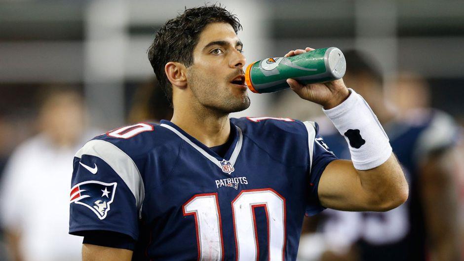 MSN's tweet photo. Patriots QB Jimmy Garoppolo bound for Cleveland? - https://t.co/c3XV8FTVK3 https://t.co/wz0G0g7gtH