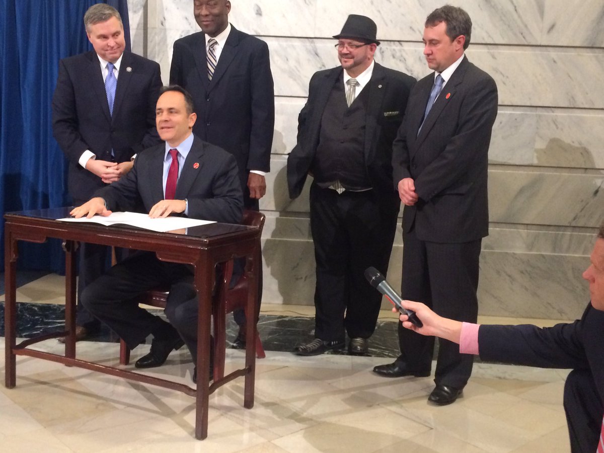 RylandKY's tweet image. Gov Bevin signs "fair chance" executive offer, removing criminal record "box" from state job apps