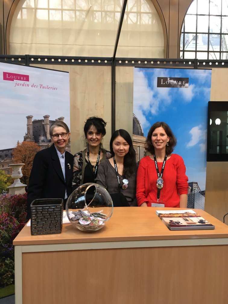 hms_paris's tweet photo. L'équipe tournage du @MuseeLouvre au Salon des Lieux de Tournages #Pile2017 https://t.co/PGD1KXt5ss