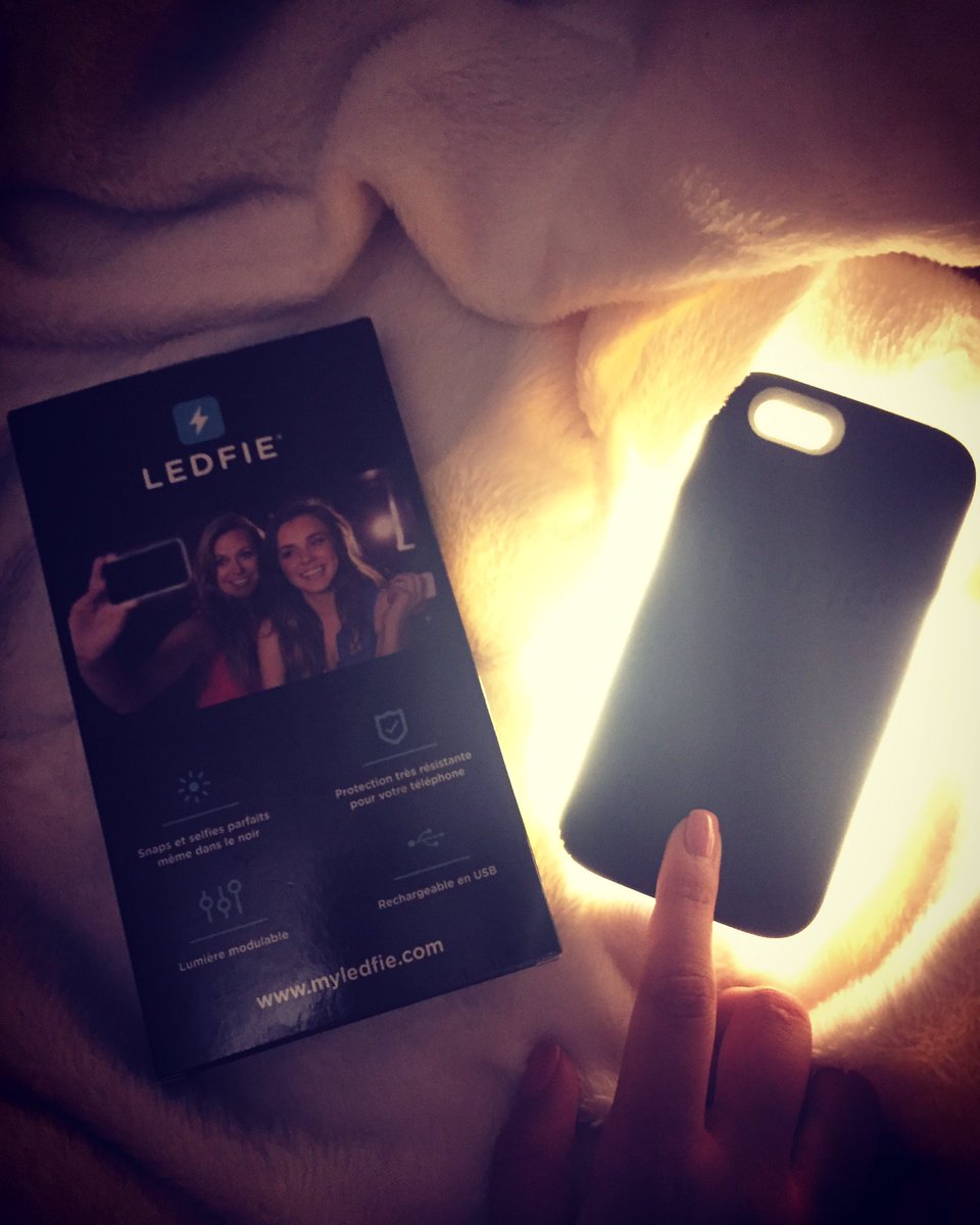 MyLedfie's tweet photo. Sunny day ☀️with #ledfie 💡
#thursday #sunnyday #phonecase https://t.co/41eP9atNta