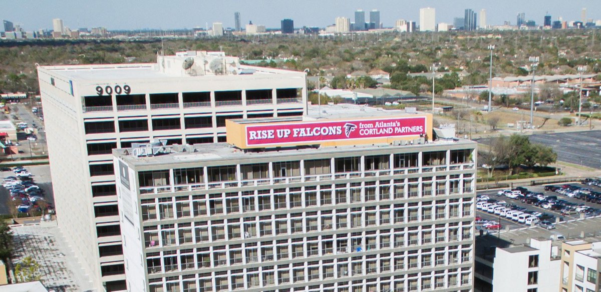 Cortland_Living's tweet image. We’re proud to support our @AtlantaFalcons at our community in #Houston @HalsteadApts! #RiseUp #InBrotherhood #SB51