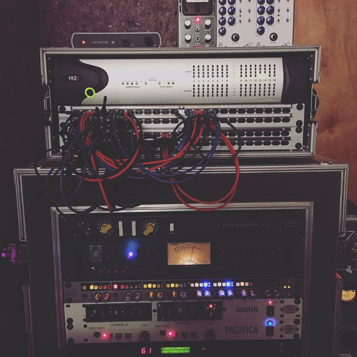 mikeavenaim's tweet photo. All patched in and ready to go thanks to @ProCoSound ! #ttcables #ttbantam https://t.co/DQ0RwgajuZ