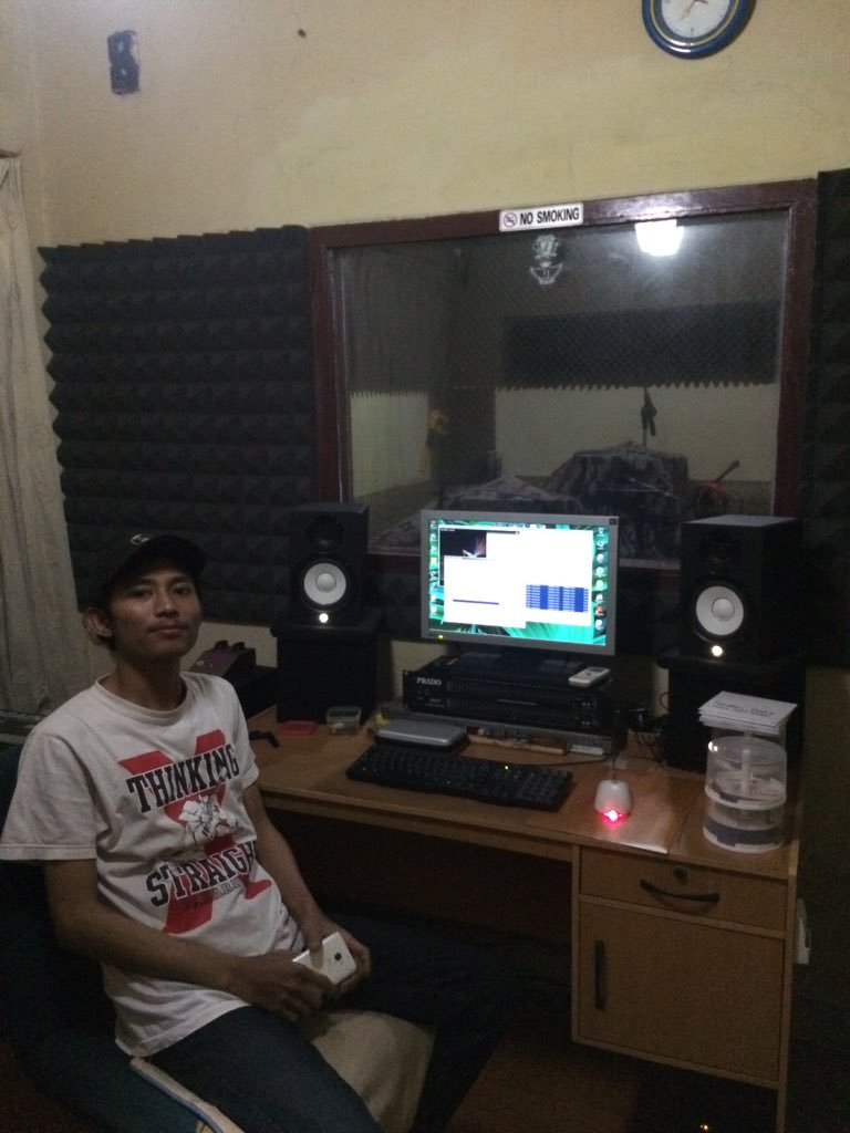 STILL BURN (@stillburnhc) on Twitter photo Guitar session, DONE !!! Guitar session, DONE !!!