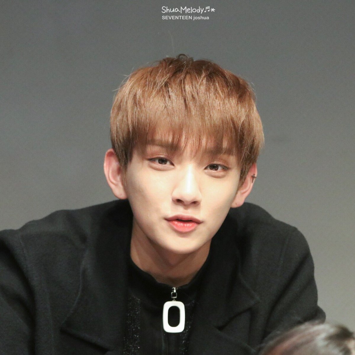 GentleHongTH's tweet photo. [instiz] ความคล้ายคลึงราวกับพี่น้องของคนดัง 4คน
1.ฮยอนอู
2.B1A4 กงชาน
3.#SEVENTEEN โจชัว
4.Oh my girl บินนี่

source:https://t.co/54mJC04rLj https://t.co/ijV8ERv8bE