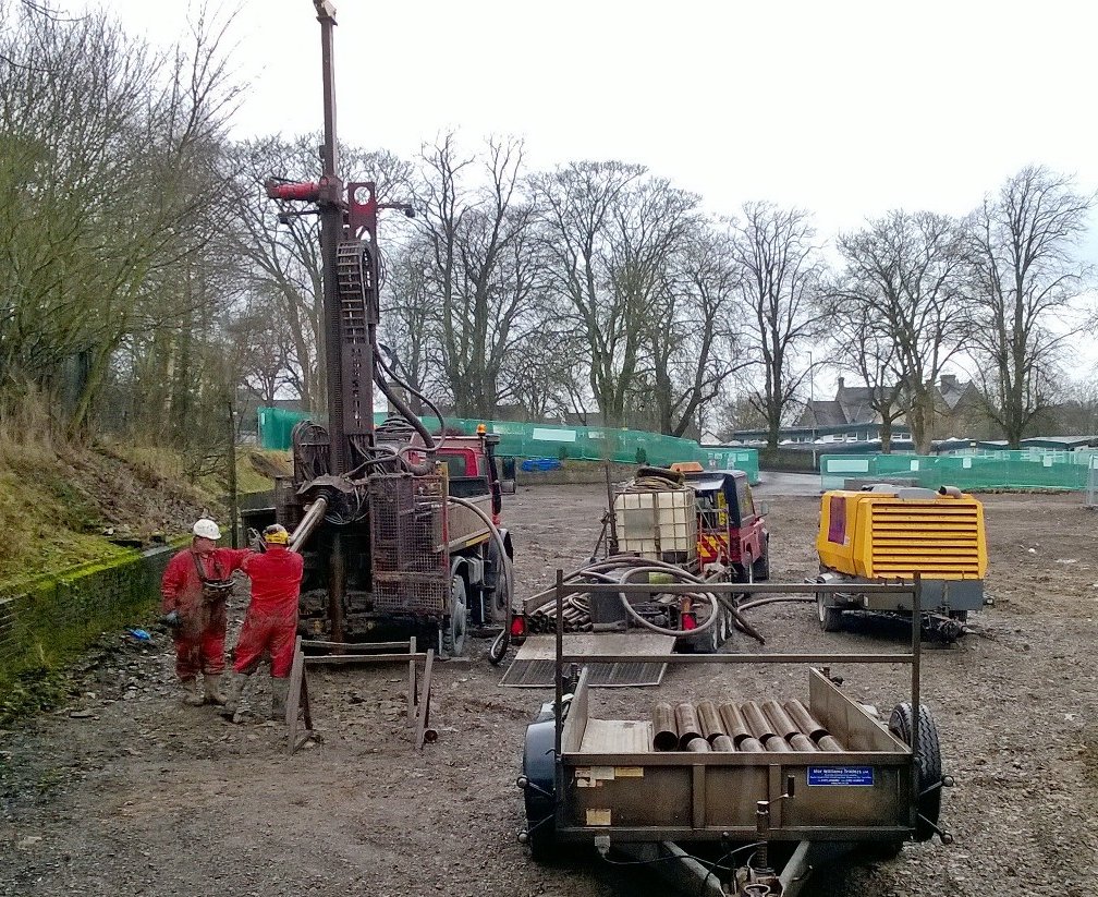 Geoinvestigate's tweet photo. #Geoinvestigate in Cumbria #rotarydrilling through #BoulderClay and #fluvioglacial #sandygravel + cobbles & boulders for #piledesign https://t.co/nxHeFxXct5