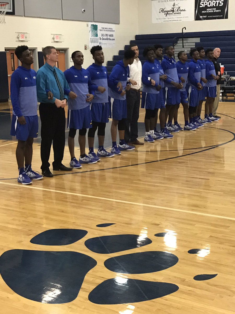 MsJackson1914's tweet image. Blue and White Game!! Let's get it bluedarters!! Love me some them!!!#boysbball #APK #3has my heart!!! #lovethemall!! Game time 6pm
