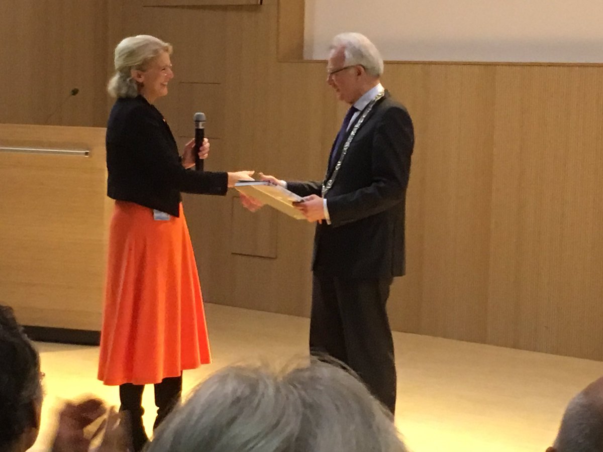 MKool73's tweet image. Het prachtige vernieuwde Haga ziekenhuis is nu echt opgeleverd. Gefeliciteerd @HagaZiekenhuis