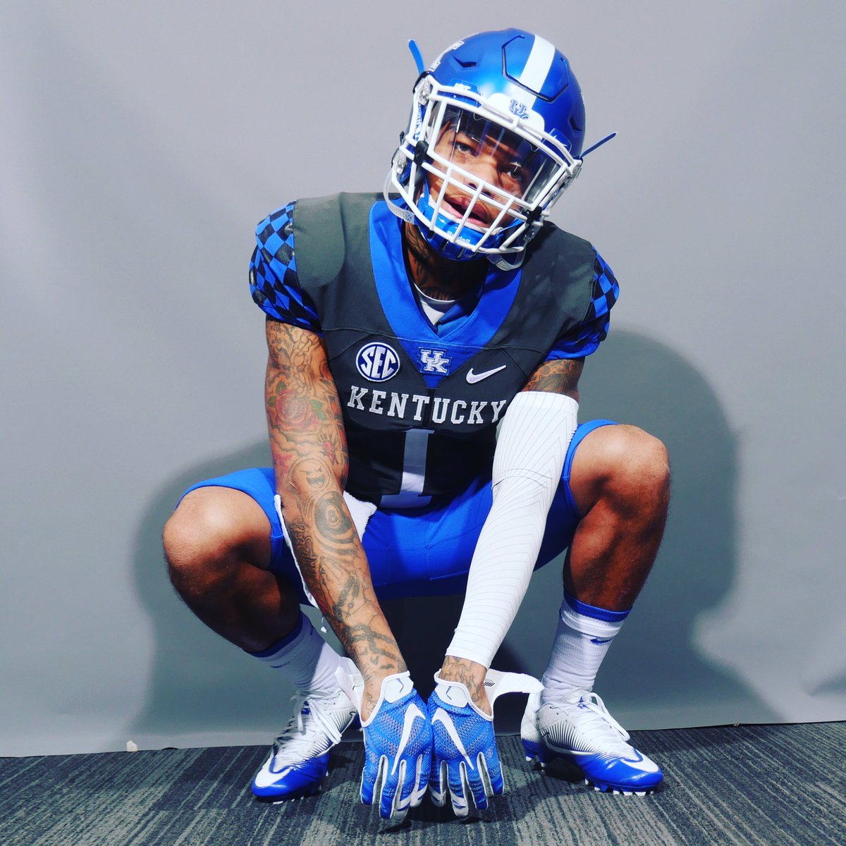 LynnBowden_1's tweet photo. U.K. Signee 💪🏽💪🏽💪🏽 https://t.co/NHFTTZMsoO