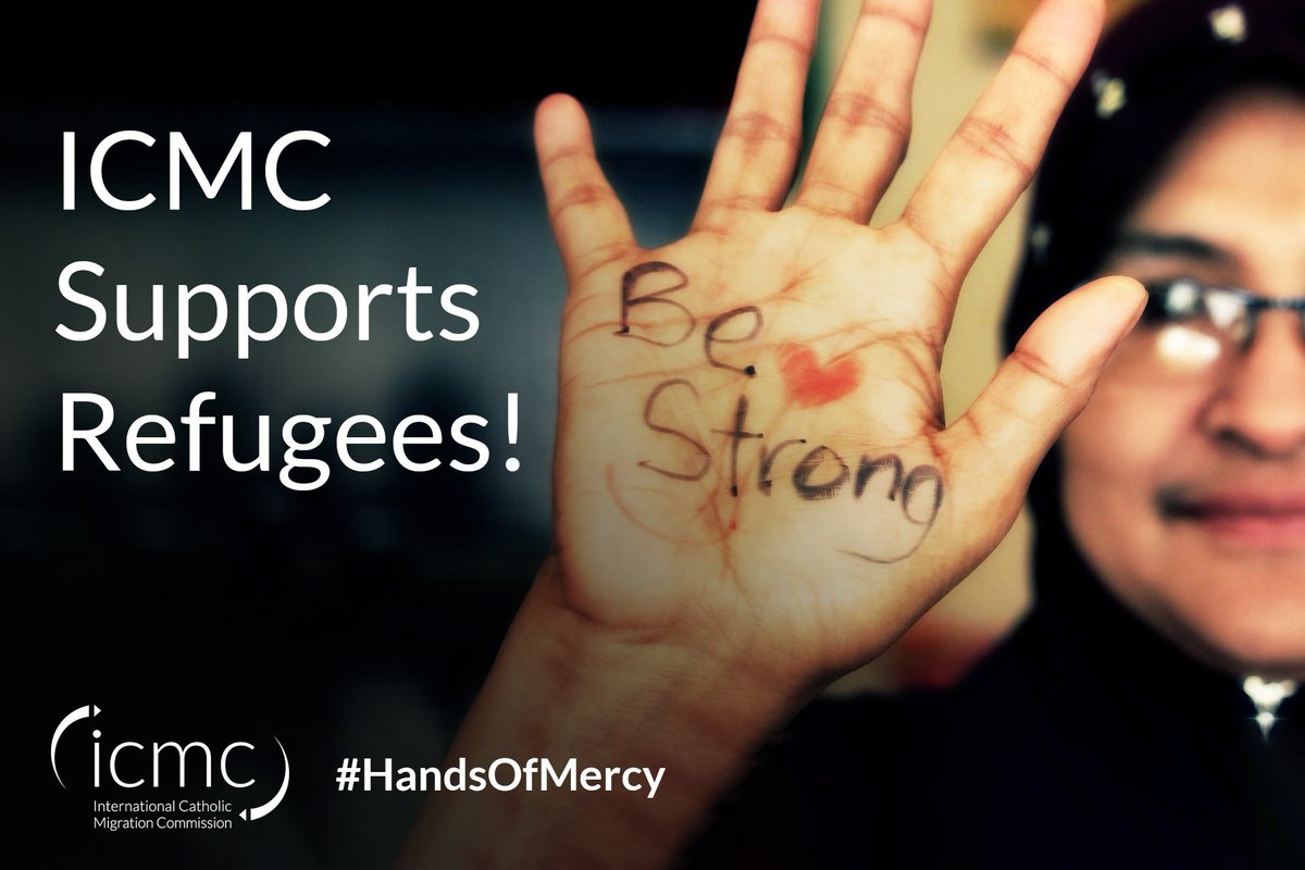 MokrySafa's tweet photo. Do you also stand with #refugees? Share a message of solidarity on your hand with the #HandsOfMercy hashtag! https://t.co/scm4DB40xd https://t.co/eFXlE9lI4E