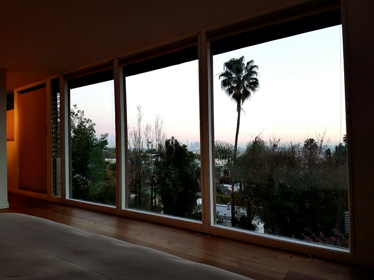AffiliateCartek's tweet photo. View from our home in LA!ππ΄ #COSMOdoesLA #COSMOxMAC #MACCosmetics https://t.co/nn97zGweV8