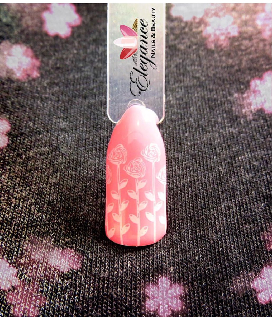 Valentines Day Inspiration 💗 
#tbt #nailart #gelpolish #naturalnails #nailsbystaceyenb #elegancenailsandbeauty
<a href="/Gelish/">fy</a> @NailHarmonyUk