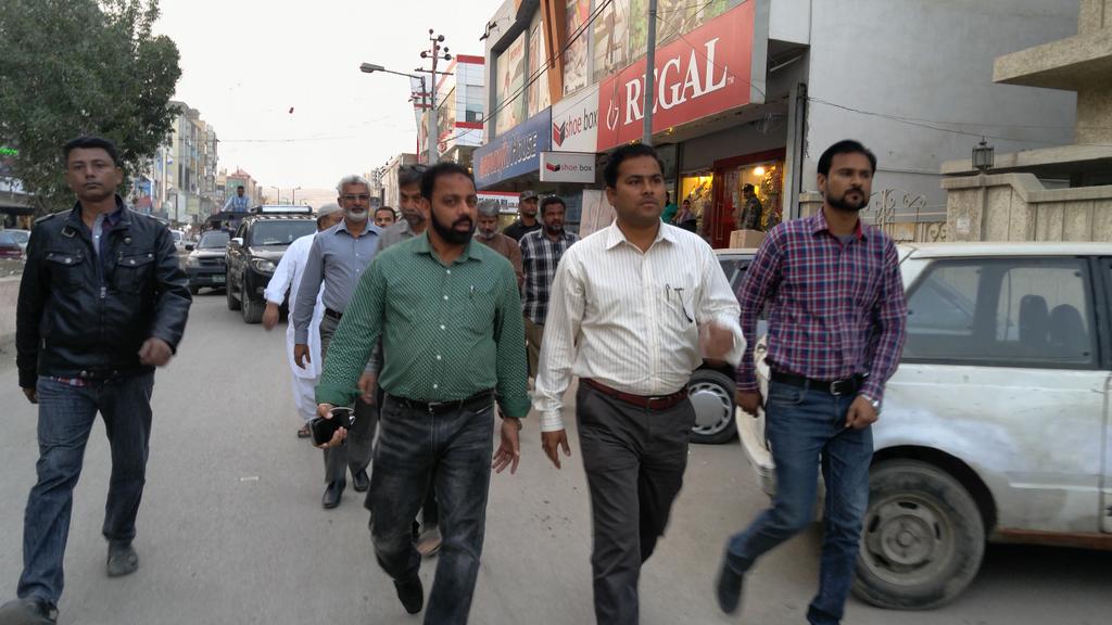 FaizanMit's tweet photo. چیرمین بلدیہ وسطی کراچی ریحان ہاشمی کا حیدری مارکیٹ کا دورہ @DMCCENTRALINFO @MRehanHashmi @wasimakhtar1955 @s4shaharyar https://t.co/oA3jcQ8PCk
