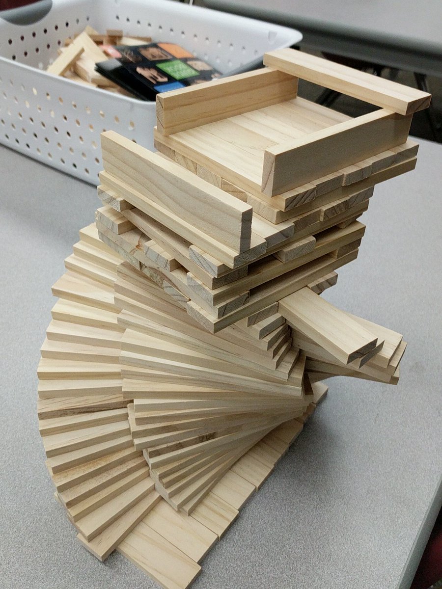 BobbieLoweTL's tweet photo. Spiral staircase treehouse made by fourth graders! #Trumanmakers https://t.co/KMOcU6iRES