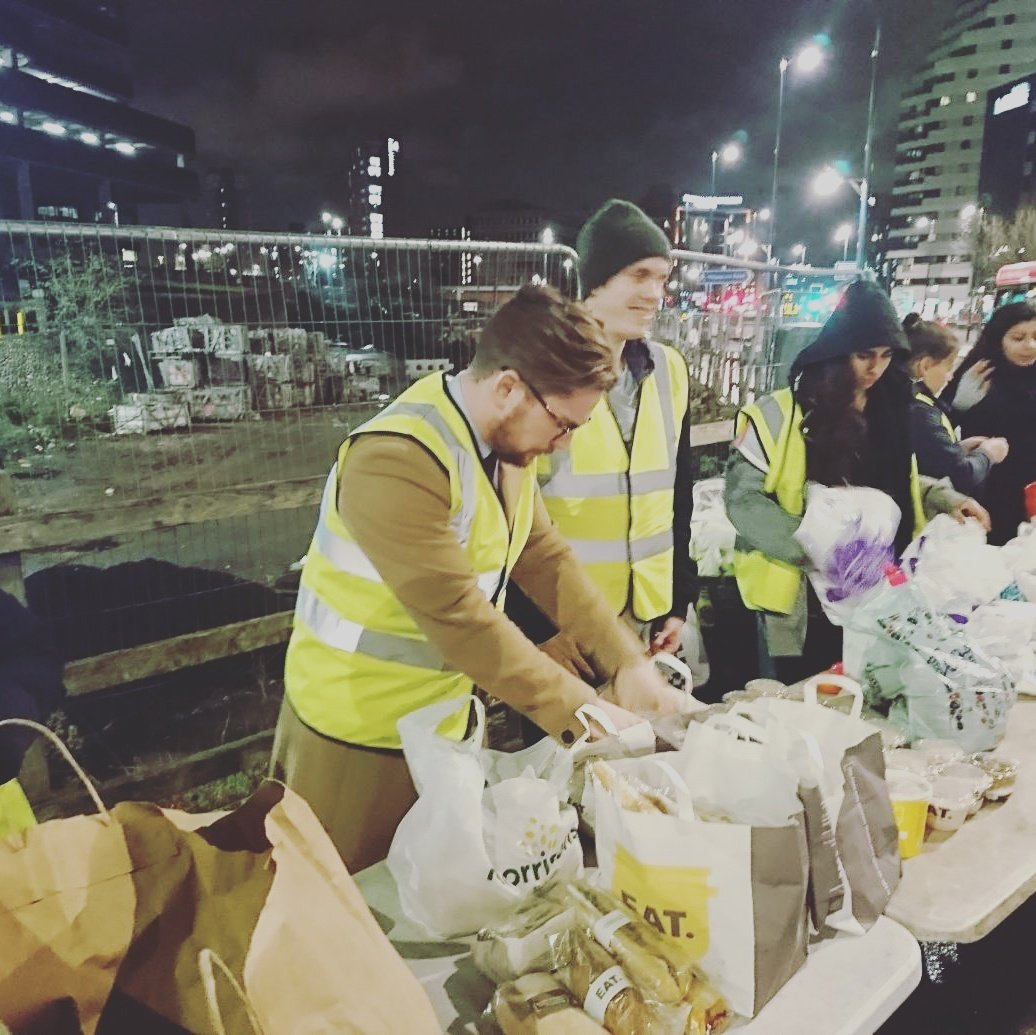 AlbertStProject's tweet photo. Another great evening handing out food &amp; clothes in the community. Thank you v much for all the donations &amp; support #Homeless #Outreach #ASP https://t.co/TD4xNiJbLr