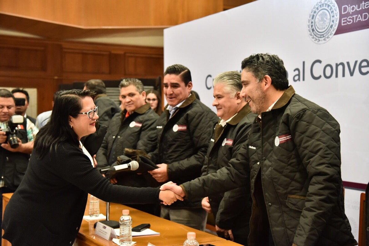 cruz_roa's tweet photo. Exhortamos a los 326 Servidores Públicos Sindicalizados de @LegisMex, a continuar trabajando unidos en favor de la #LIXLegislaturaEdoMéx. https://t.co/pWSiVeENQ0