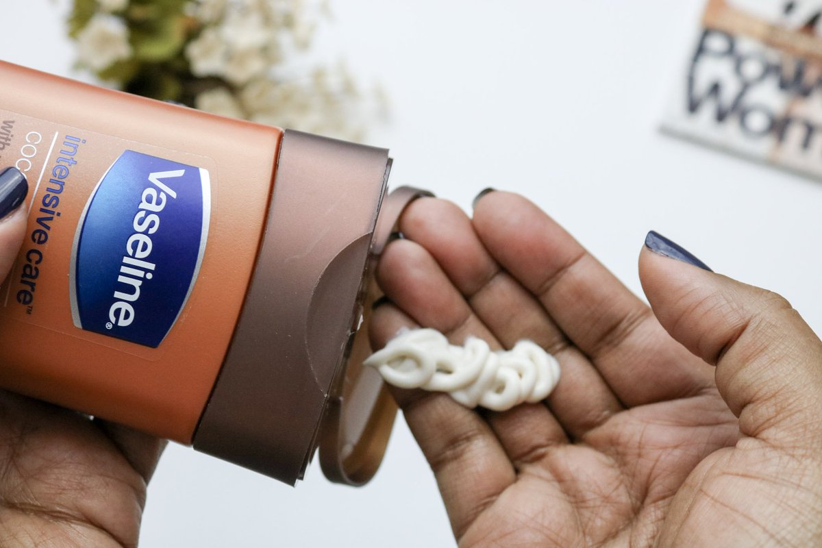 patranila's tweet photo. #AD Daily self-care? Check! @VaselineBrand #CocoaRadiant makes it easy &amp; gives me that glow! https://t.co/FnxqAJKpnv https://t.co/8dARzC23wH
