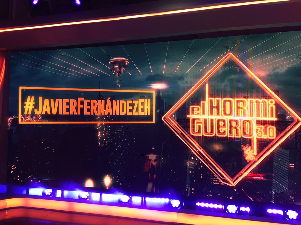 JavierF3rnand3z's tweet photo. ¡Ya estamos aquí! En 10' empezamos @antena3com @El_Hormiguero #JavierFernandezEH https://t.co/6HpKHTnE0k