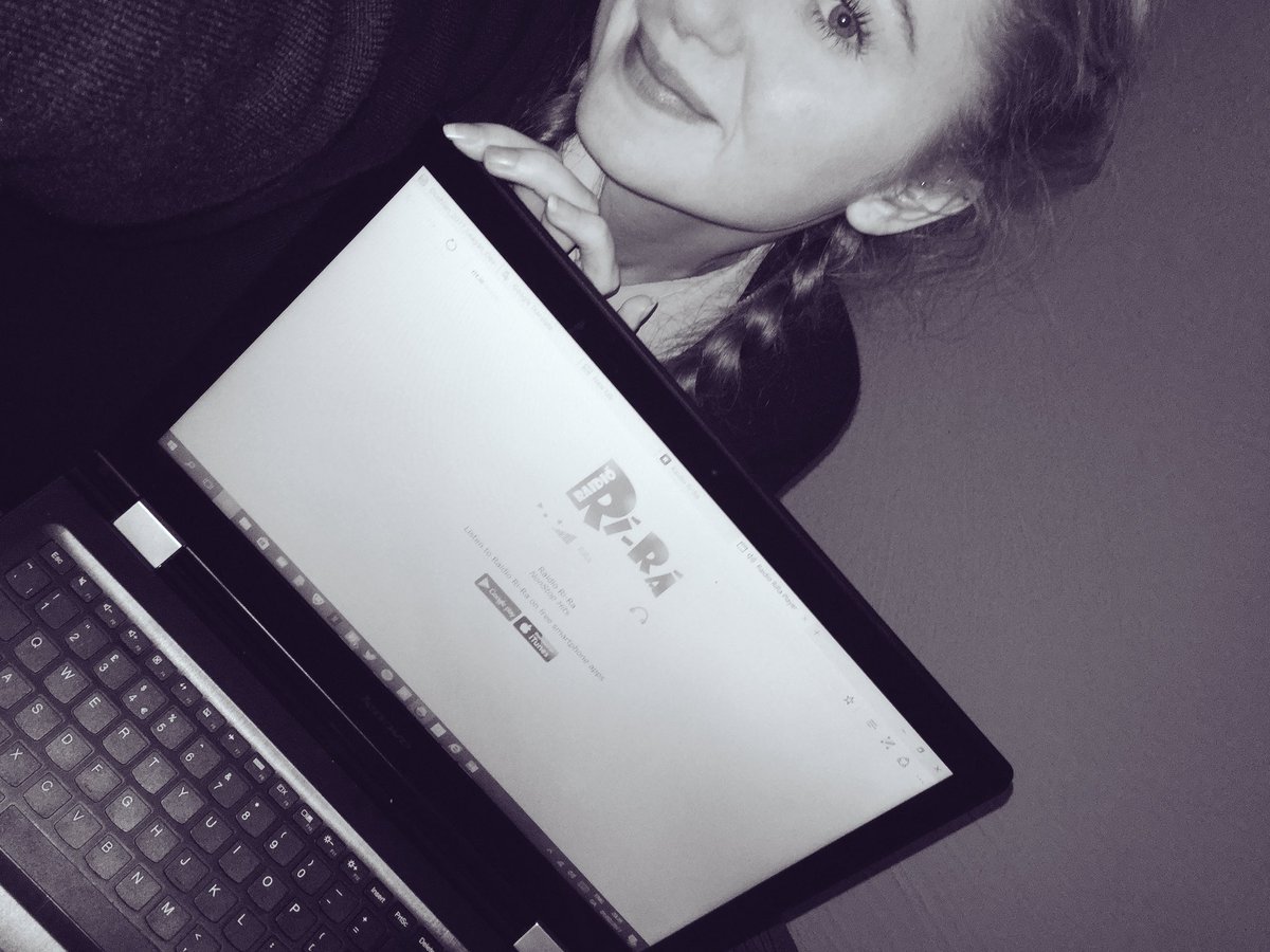 MairiMcgowan98's tweet photo. Bhí mé ag éisteacht le Raidió Rí-Rá 🎧
#uimhir23 @RaidioRiRa @CnaG @_aislingmurray #F159 #Gaeilge #Dúshlán https://t.co/vfliIWc6AO