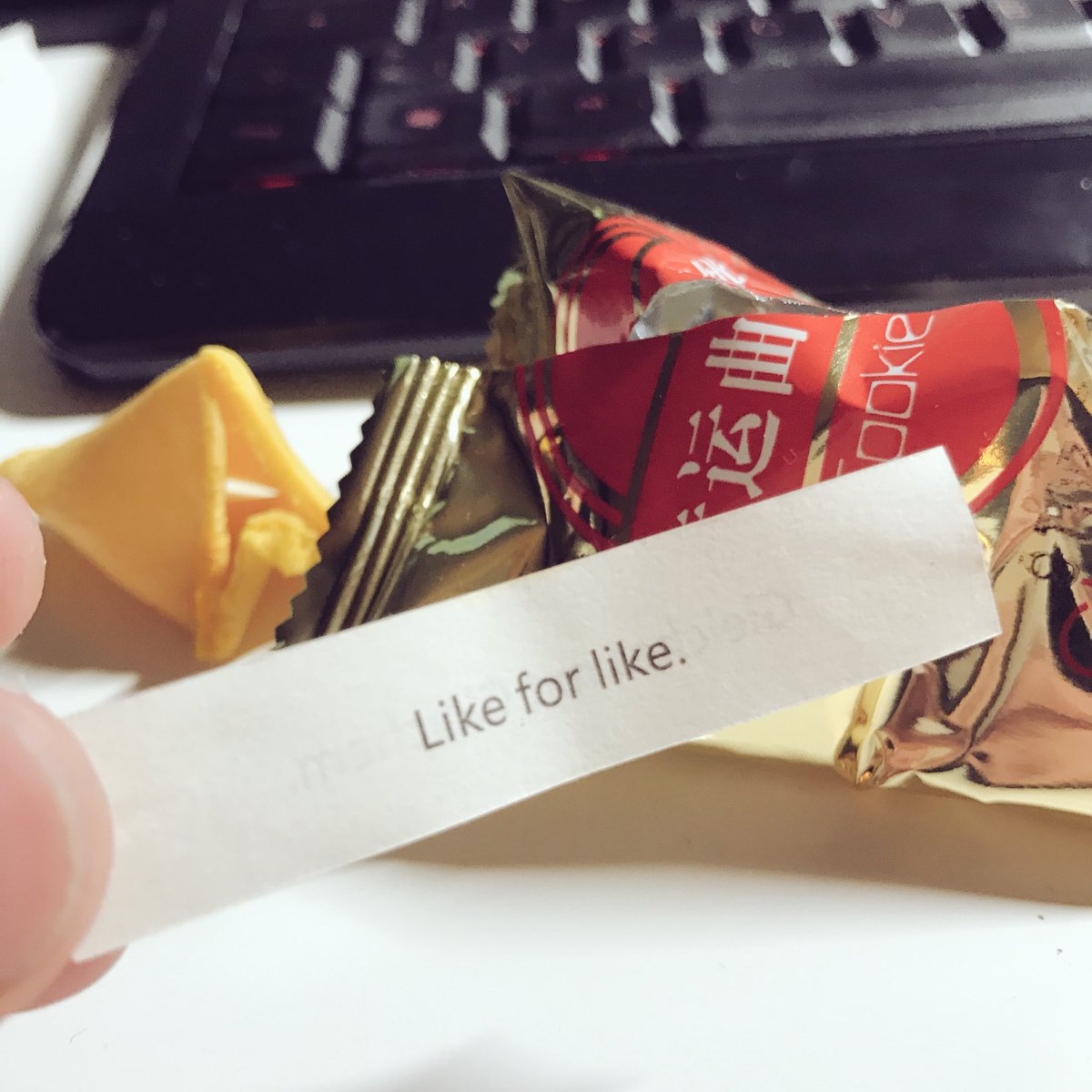 Julien_Bam's tweet image. Diese Glückskekse werden auch immer like-geiler ...