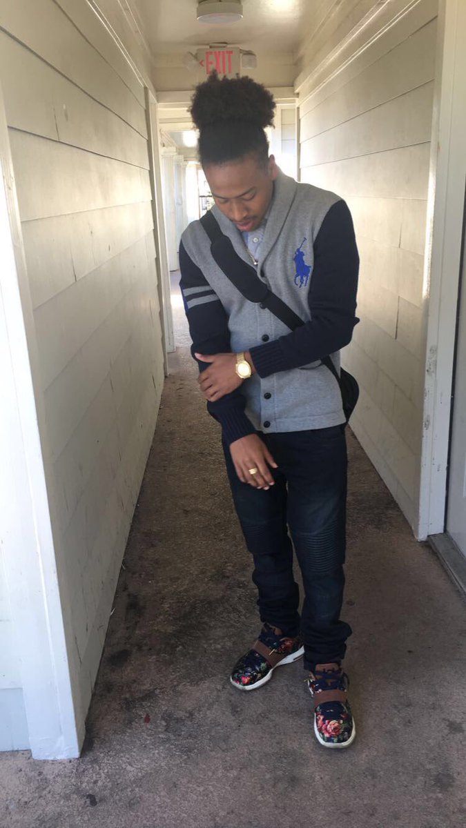 trillatre1's tweet photo. Tryna Stack A Couple Mil Just So I can Make It Out 🤧💯 https://t.co/TAQgT0uTun