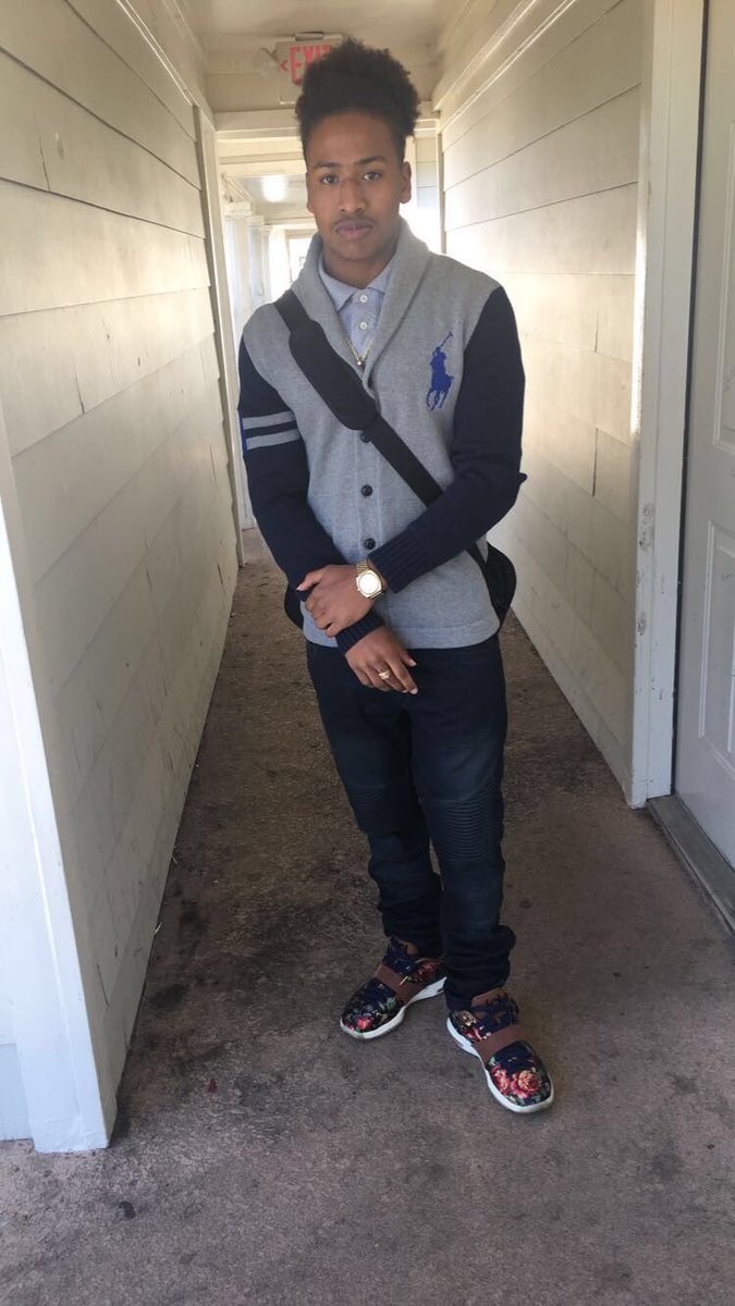 trillatre1's tweet photo. Tryna Stack A Couple Mil Just So I can Make It Out 🤧💯 https://t.co/TAQgT0uTun