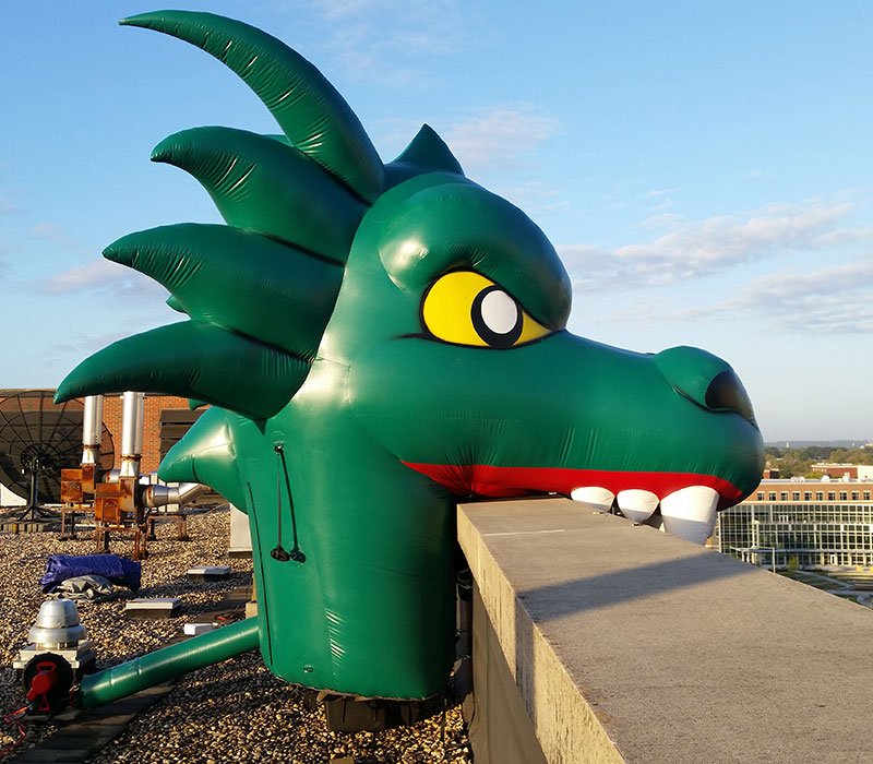 interactiveinf's tweet image. #InteractiveInflatables #UAB Blaze Inflatable Rooftop Mascot Dragon.
@interactiveinf created this amazing #rooftopInflatable of UAB's Mascot