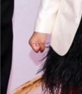 8Fourteen's tweet image. when your inheritance goes down from $1 billion to $333 million