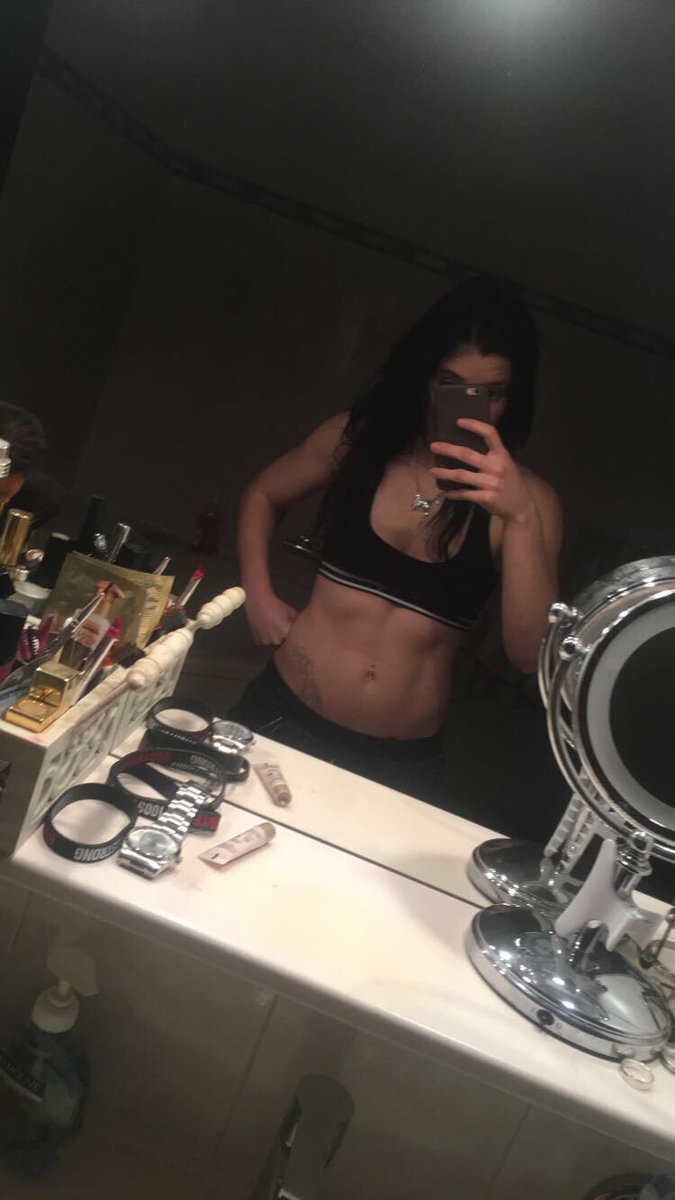 manais83's tweet photo. #fitgirl #abs #selfie #notime #me #cardio #fitness https://t.co/uuckYZIW3p