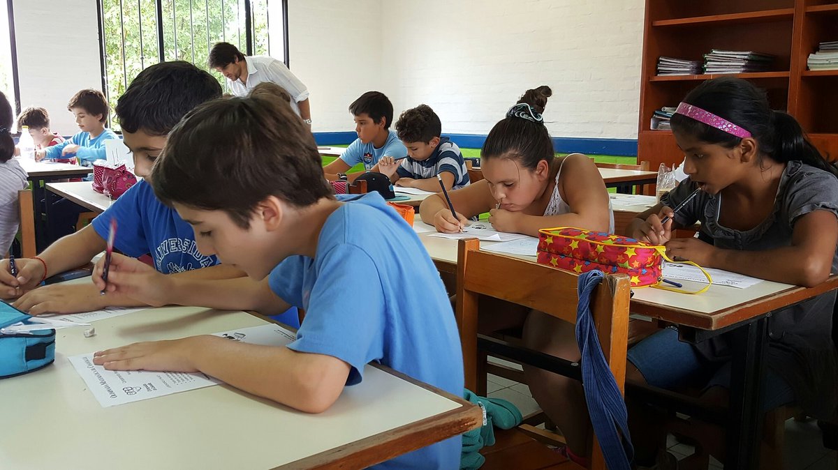 Verano=playa, menos 120 fanáticos en Campamento Matemático de <a href="/pinosfundacion/">Fundación Los Pinos</a>. 11 días, 8 hs/dia. No somos todos iguales. Ellos nos superan.