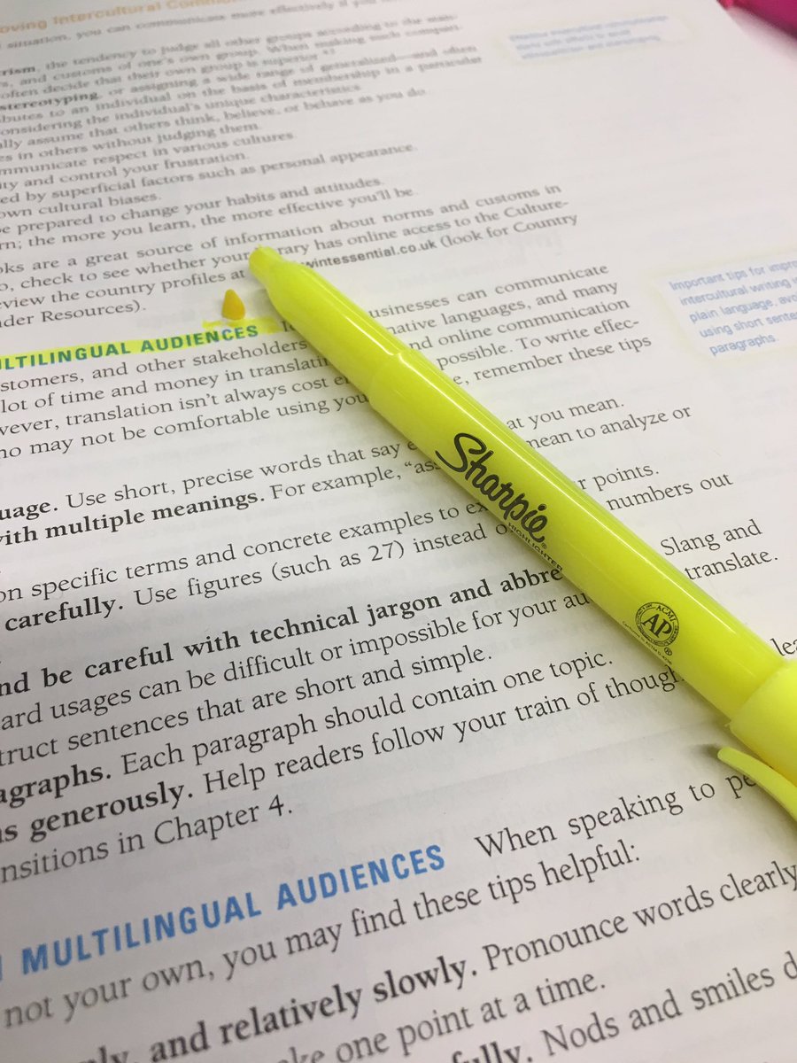 Sarahnasher's tweet photo. Brand new highlighter tip snapped off with very little force. @Sharpie this is unacceptable. 😞😡#unilife https://t.co/VfikXnT8mm