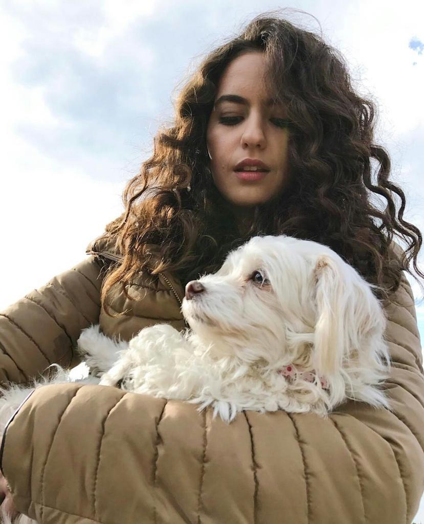 EzgiSnlerFan's tweet photo. INSTAGRAM | #EzgiŞenler bir fotoğraf paylaştı. 😊🐶 https://t.co/ERujZPSxHy