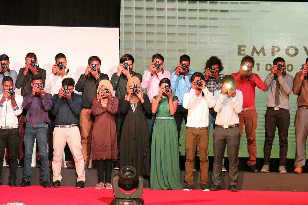 MoEDmv's tweet photo. HE The President and First Lady of the Maldives inaugurates #EmpoweringTheNext1000Photographers https://t.co/qDkW0Xg7Z5