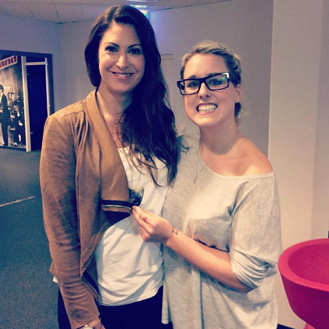 crizistern's tweet photo. Mit Madita van Hülsen von kabel1 :-) ♥ #crizistern #crizigagastern https://t.co/p5RZSh4UpX