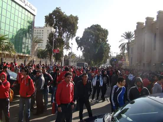 sonoeihab's tweet photo. تجمع الجمهور امام النادي الاهلي قبل التوجه لبورسعيد
الاول من فبراير ٢٠١٢ #jf74 https://t.co/Sh2epwSUc9