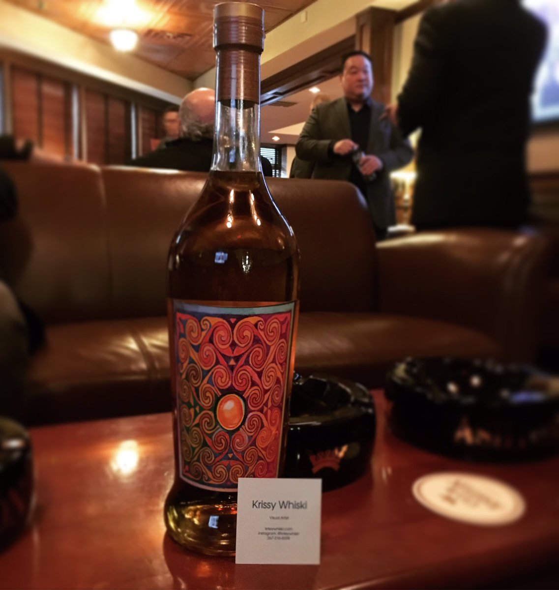 Having a splendid Wednesday At Holt's Cigar Lounge for the Glenmorangie tasting event! Hand painted this label of their iconic signet.
