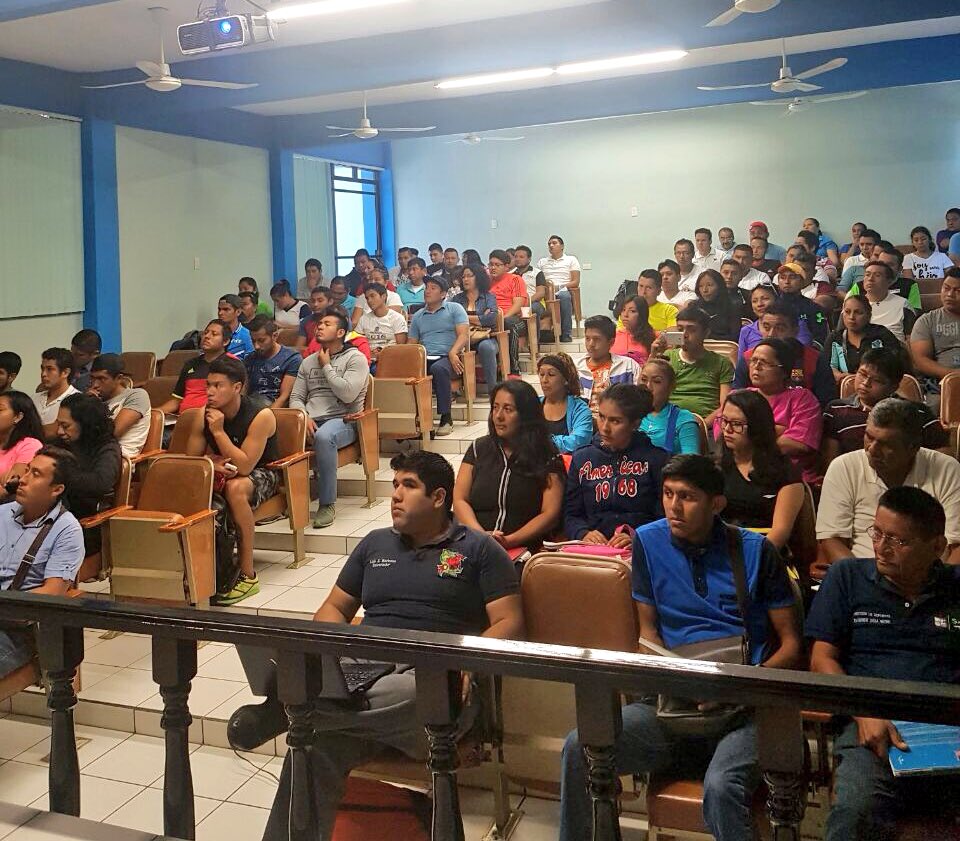 DEPORTE_GobOax's tweet photo. Se inaugura el taller en entrenamiento deportivo moderno. Excelente respuesta de la comunidad deportiva del #Istmo. @MontseHeinze https://t.co/HbPkR3TLuI