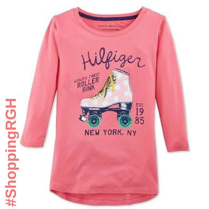RGHotesses's tweet photo. Tommy Hilfiger se la jour Roller .. Et c'est réussi !! 🙀 #patinsaroulettes #rollerskates #rollermode #RGH #tommyhilfiger https://t.co/zBdKm3VIjg