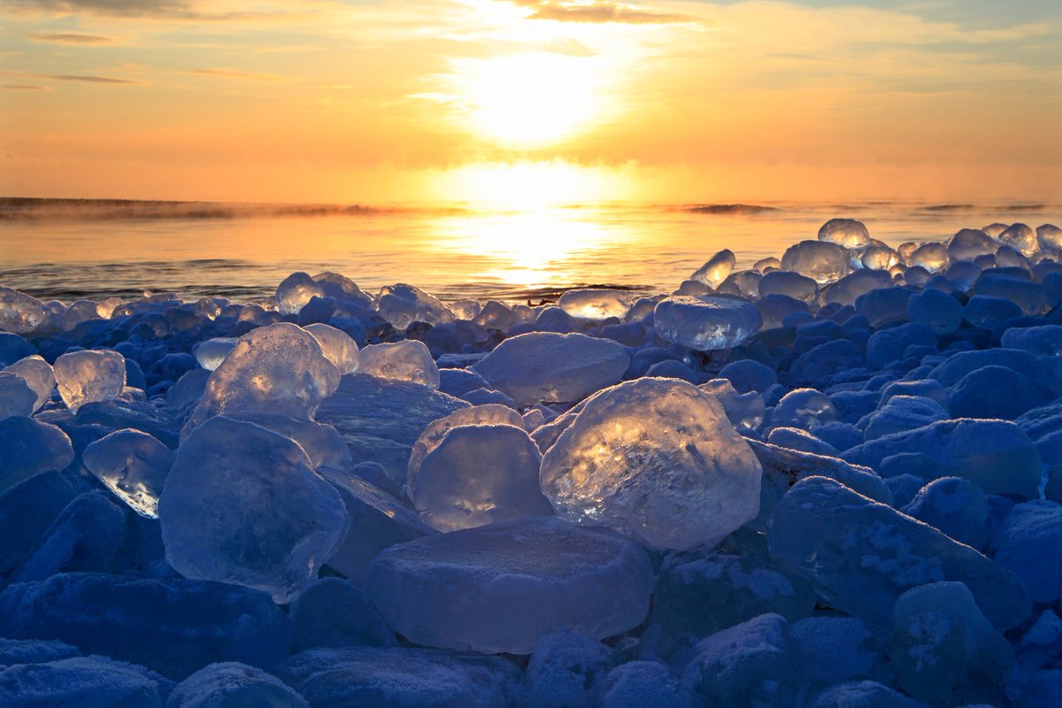 glassisback's tweet image. Ice That Sparkles Like Diamonds Washes Onto Japanese Shores

nytimes.com/2017/01/30/sci…