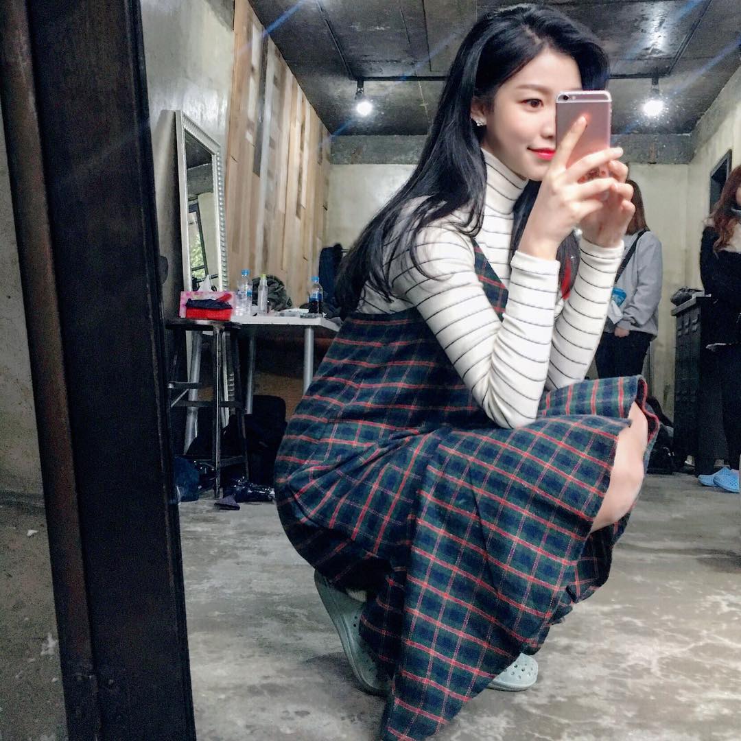 SEEART_PH's tweet photo. [IG] 170201 seeart_official posted a photo of SEEART HyeonJu
LINK: https://t.co/w0pIPSfmLA
 
#SEEART #HyeonJu #씨잇 #현주 https://t.co/U5C44grEYB