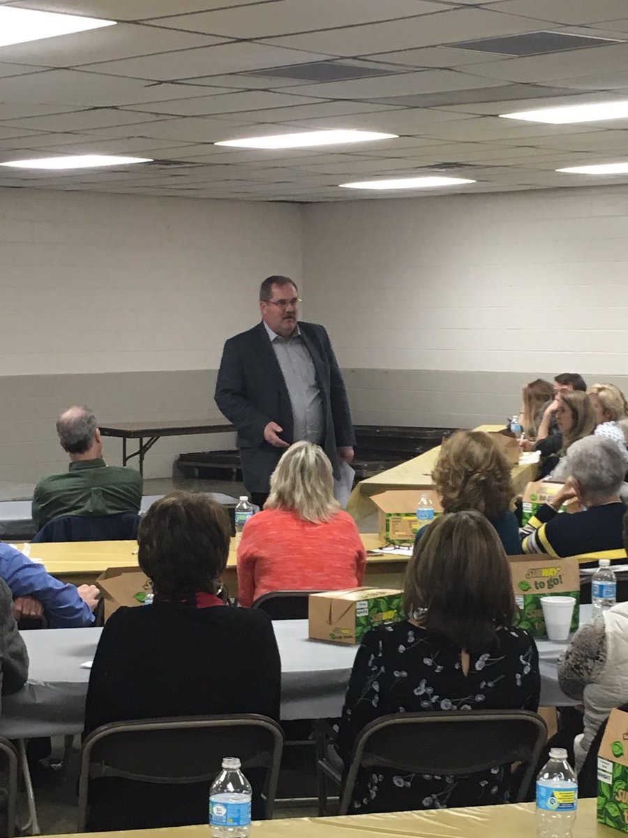 LeffingwellDan's tweet photo. Shawn Ray(NoCoHealth Director)and Sheriff Pickenpaugh discussing plans for the future for Noble Co. #ittakesavillage https://t.co/qD8lvh0rNM