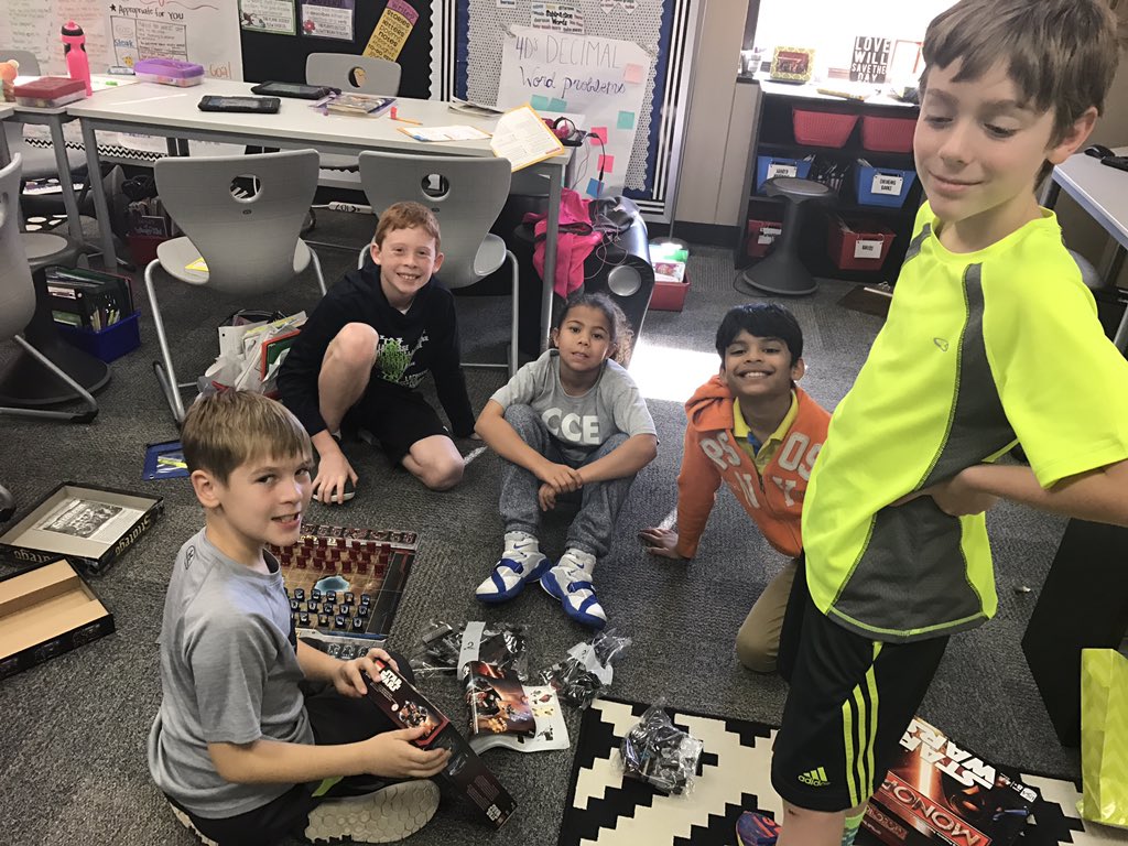 mrsburnapsclass's tweet photo. playtime is the best time! #GSDP2017 #cceplays #ccelearns @CCEColts https://t.co/XjP2PG7ikH
