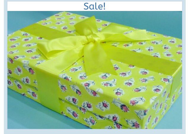 EmptyBoxCo's tweet photo. Here is a box to match the gorgeous #canaryyellow #EmmaStone dress in #LaLaLandMovie ... 30% off! #sale #yellow #devon #designer https://t.co/c0UDPdAeTP