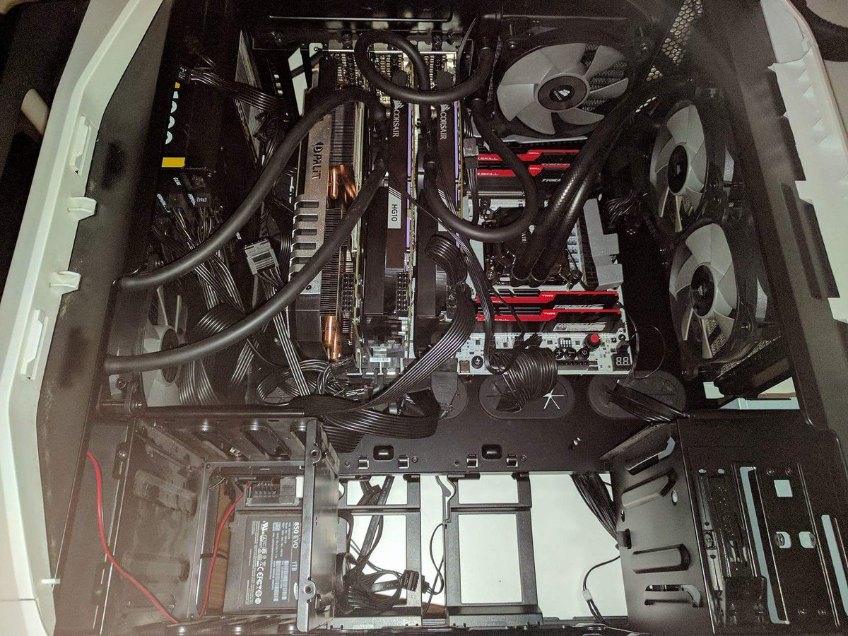 geeko_it's tweet photo. Almost finishing installing #watercooling for these 980 TIs. #HelloFebruary #KingsLynn @KingsLynnLive https://t.co/hSZLvMAyXf