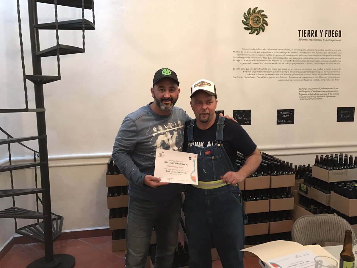 maxalonsobrewer's tweet photo. Con el brew #BrianLove https://t.co/yBJepvxzZb